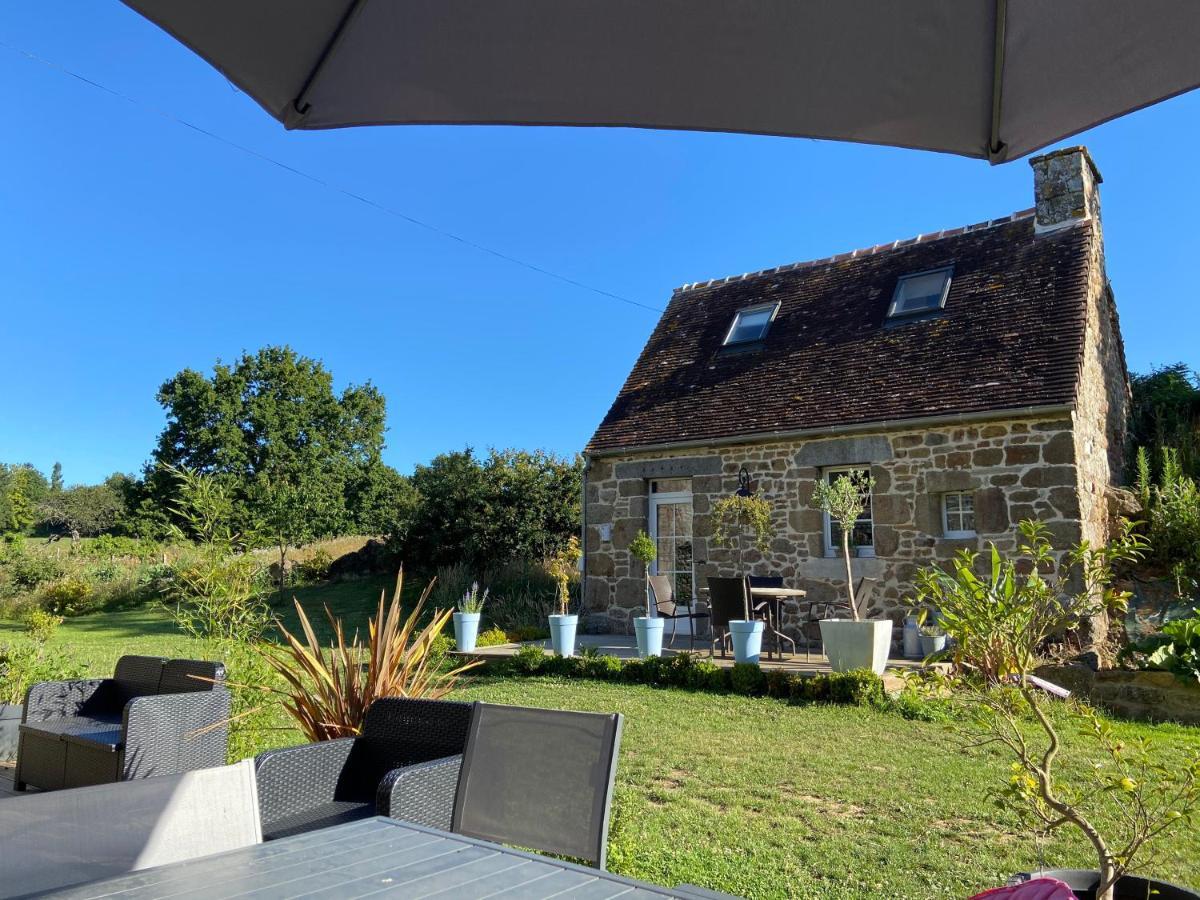 Bed and Breakfast Domaine Des Tours Vauquelin Putanges Exterior foto