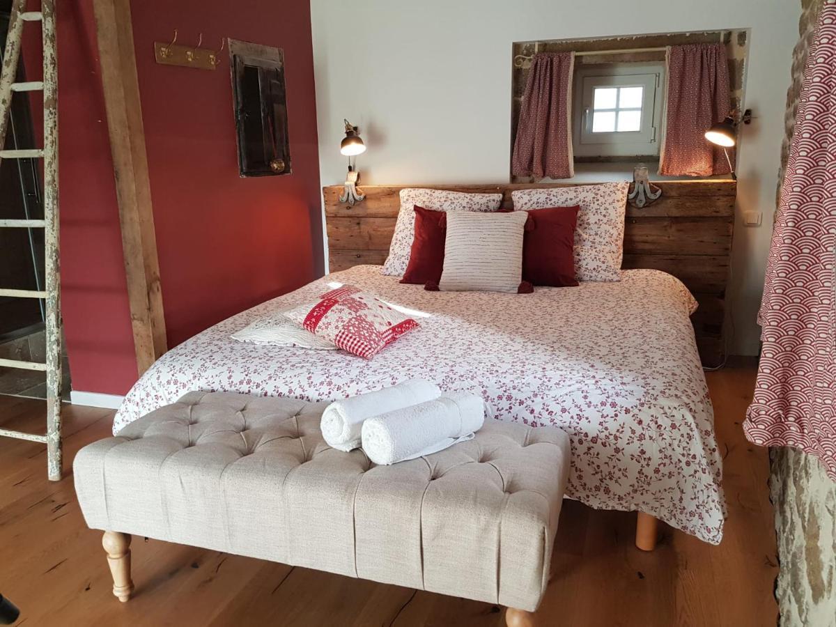 Bed and Breakfast Domaine Des Tours Vauquelin Putanges Exterior foto