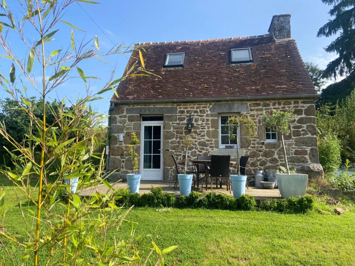 Bed and Breakfast Domaine Des Tours Vauquelin Putanges Exterior foto